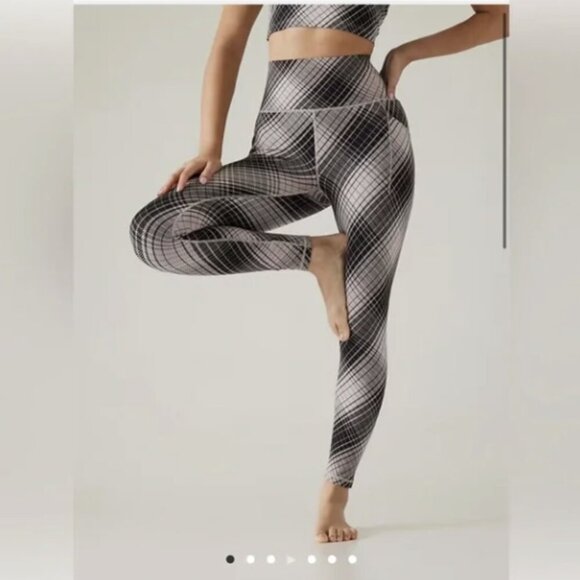 Athleta Black & White Plaid Salutation Stash Textured Tight Leggings Activewear - Picture 1 of 15